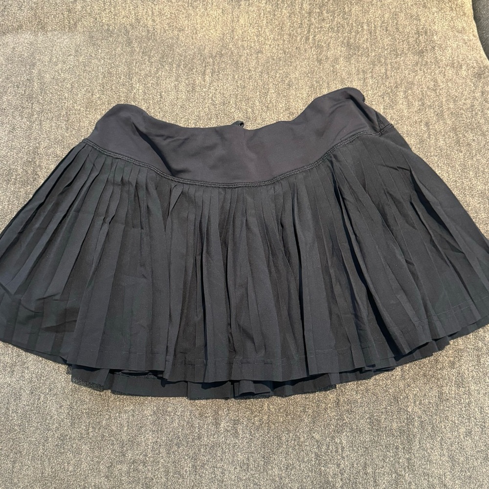 Lululemon skort- RARE - Picture 3 of 4